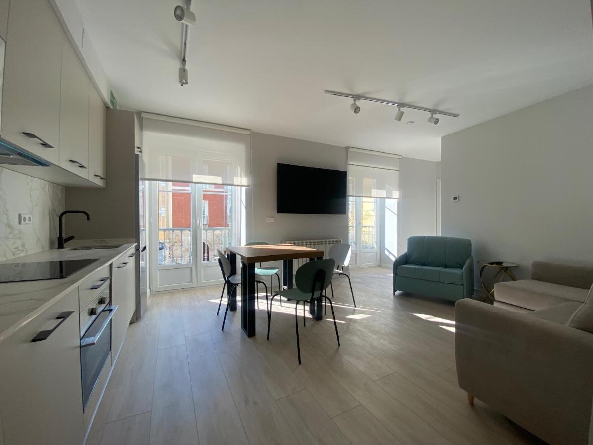 Apartamentos La Flora Burgos Todos Con Aire Acondicionado Y Ascensor Exterior foto