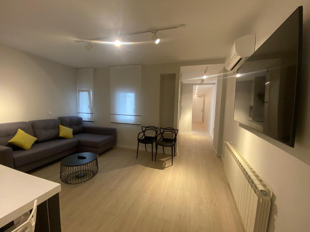 Apartamentos La Flora Burgos Todos Con Aire Acondicionado Y Ascensor Exterior foto