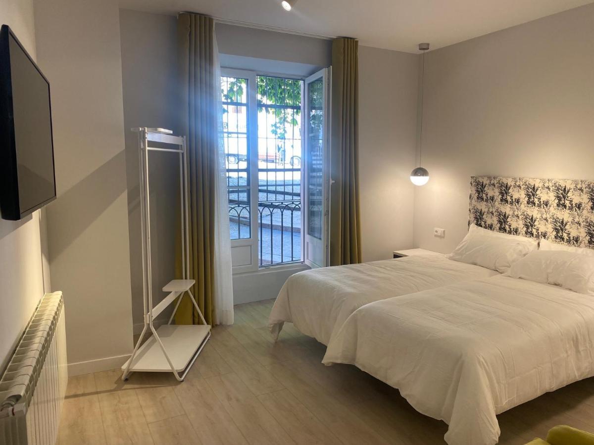 Apartamentos La Flora Burgos Todos Con Aire Acondicionado Y Ascensor Exterior foto