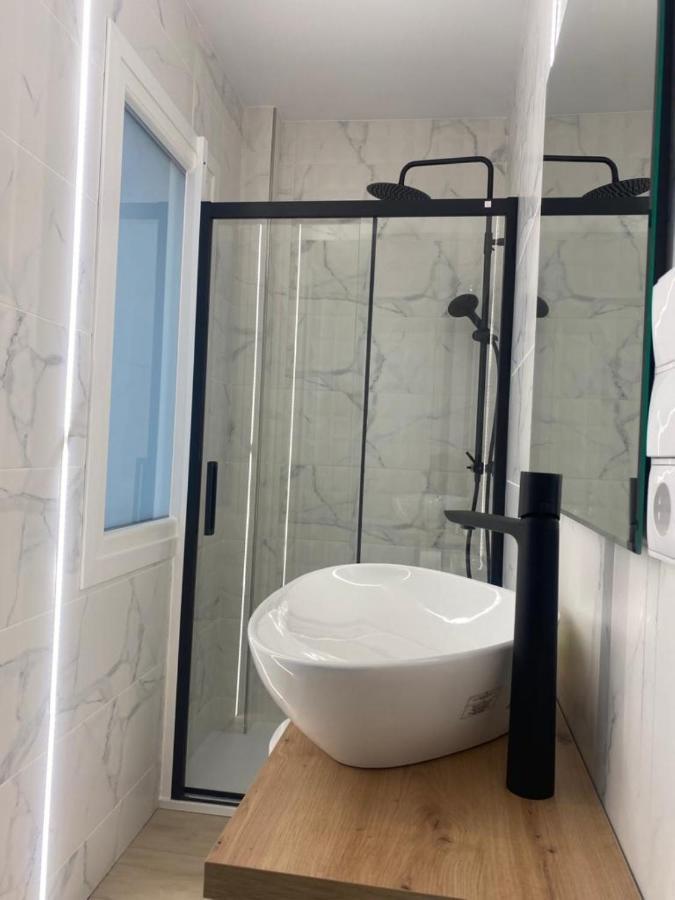Apartamentos La Flora Burgos Todos Con Aire Acondicionado Y Ascensor Exterior foto