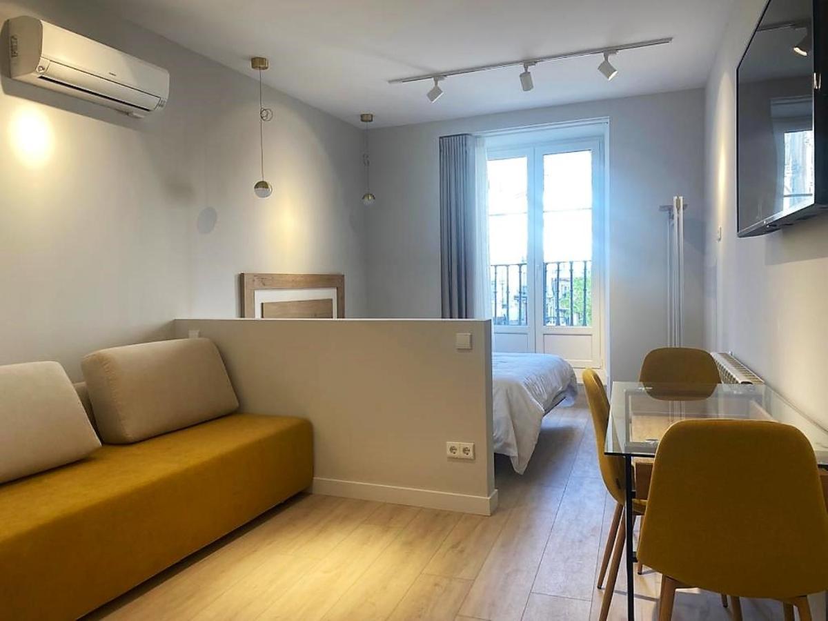Apartamentos La Flora Burgos Todos Con Aire Acondicionado Y Ascensor Exterior foto